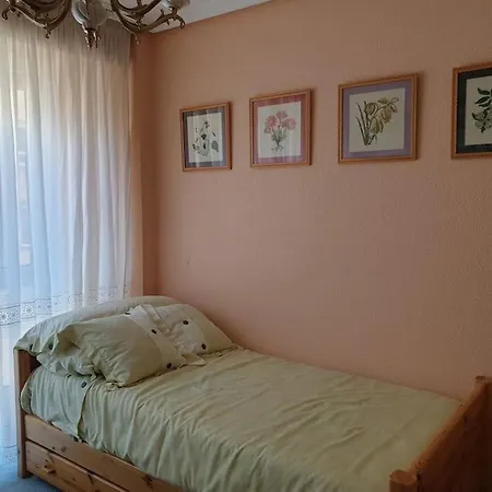 Apartamento Con Garaje. Luminoso Y Confortable *