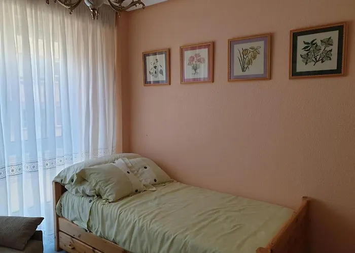 דירה Con Garaje. Luminoso Y Confortable *