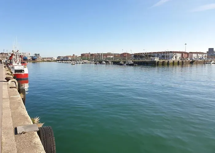 דירה Con Garaje. Luminoso Y Confortable *