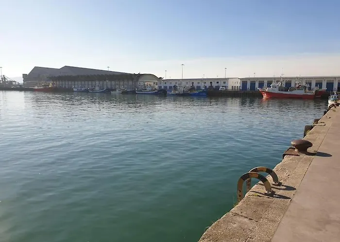 Con Garaje. Luminoso Y Confortable * סנטנדר