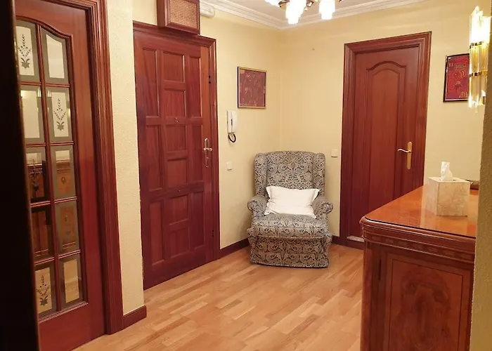 Con Garaje. Luminoso Y Confortable