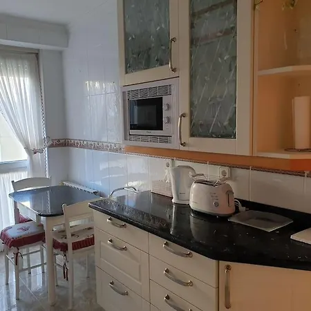 Con Garaje. Luminoso Y Confortable Apartamento *