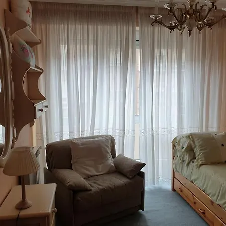 Apartamento Con Garaje. Luminoso Y Confortable *