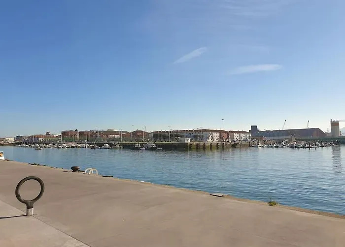 Con Garaje. Luminoso Y Confortable * Santander