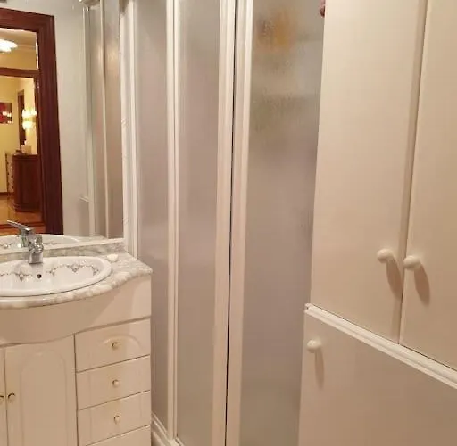 Con Garaje. Luminoso Y Confortable Apartment *