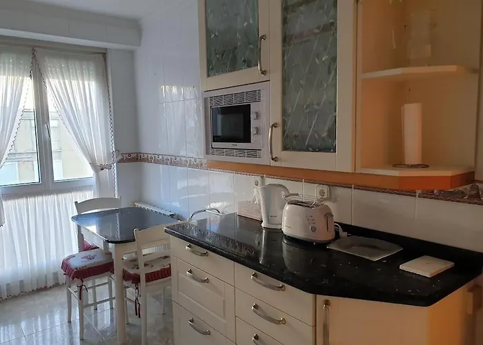 Con Garaje. Luminoso Y Confortable Apartment *