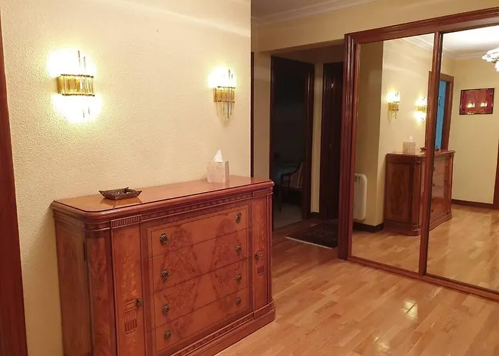 Con Garaje. Luminoso Y Confortable